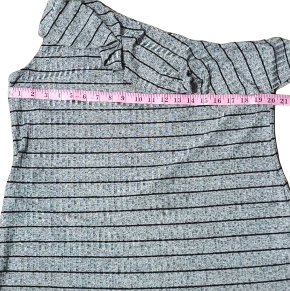 Juicy Couture Off The Shoulder Blouse - Picture 5 of 9